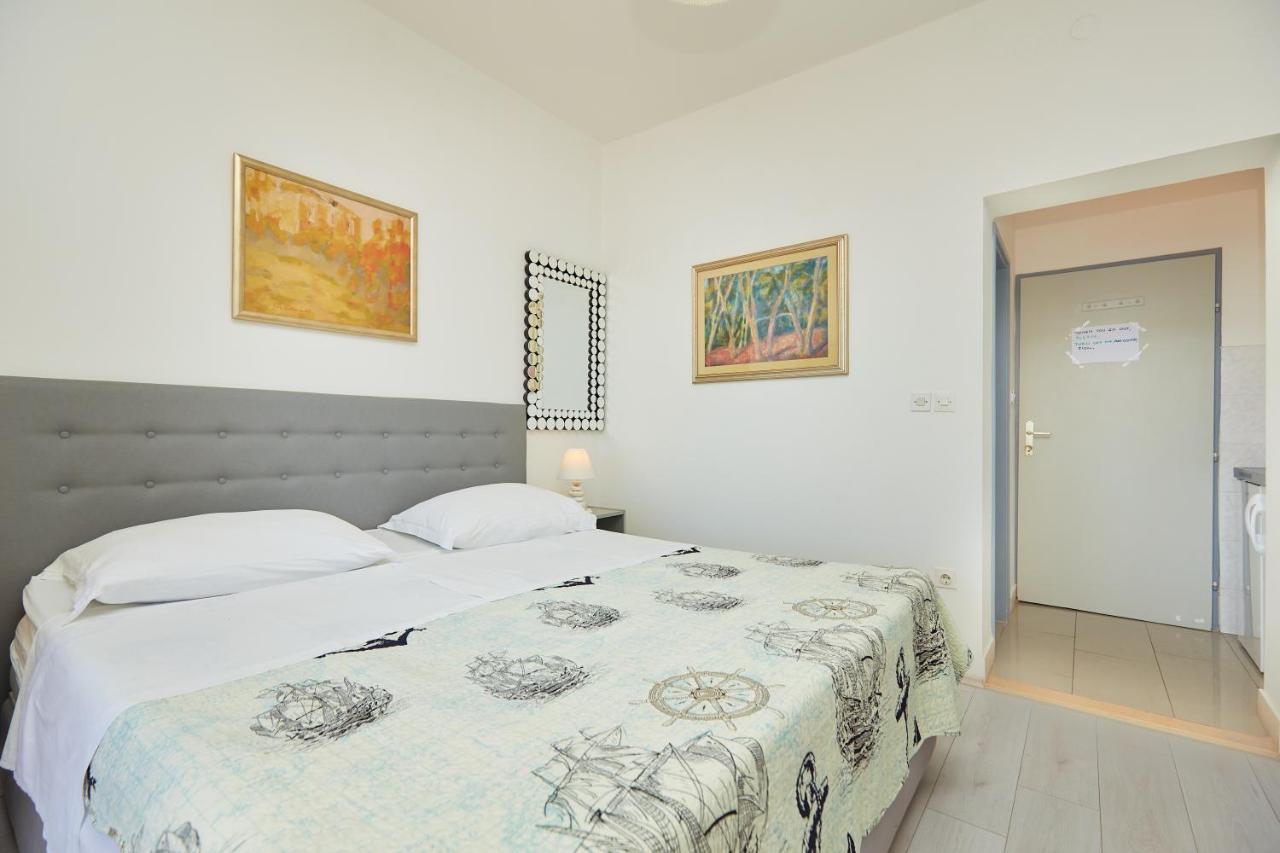 Apartments Dalmatin ดูบรอฟนิก ภายนอก รูปภาพ